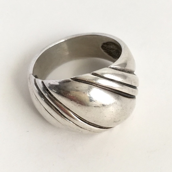 Retro 90/'s Style 925 Sterling Silver Flower Floral Dome Band Ring